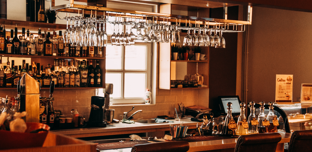 Kitchen, Dining & Bar